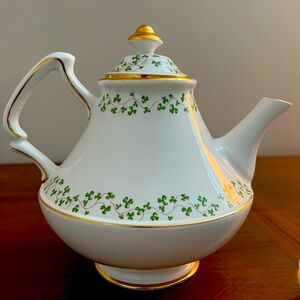 Royal Tara teapot, made in Galway, Republic of Ireland